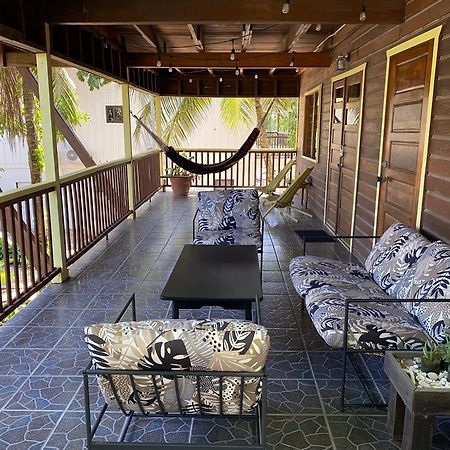 Driftwood Gardens Guesthouse Placencia 외부 사진
