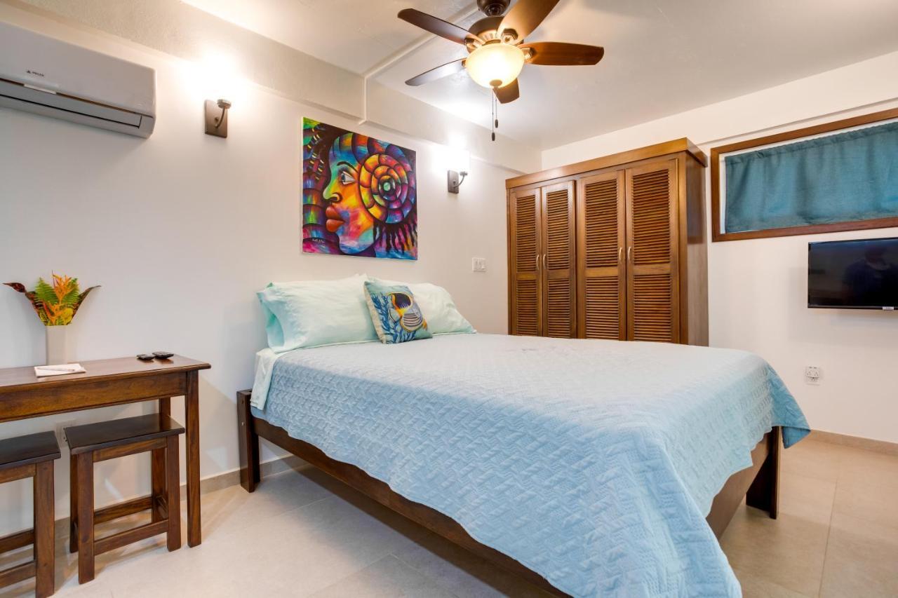 Driftwood Gardens Guesthouse Placencia 외부 사진