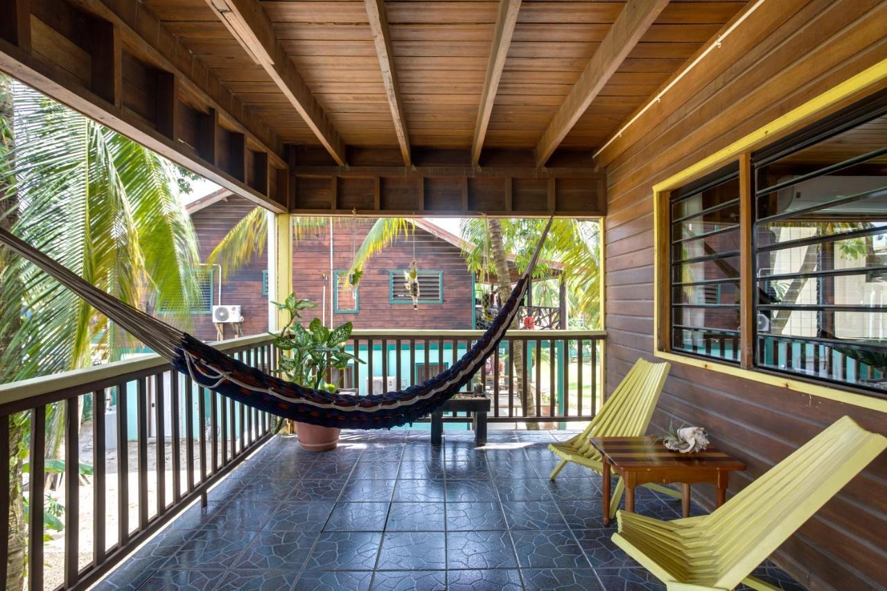 Driftwood Gardens Guesthouse Placencia 외부 사진