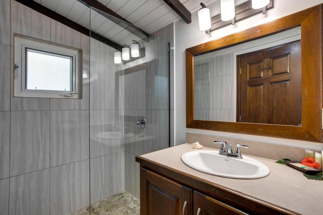 Driftwood Gardens Guesthouse Placencia 외부 사진