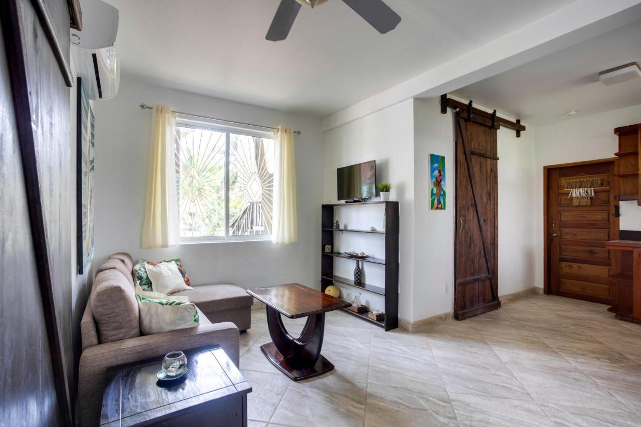 Driftwood Gardens Guesthouse Placencia 외부 사진