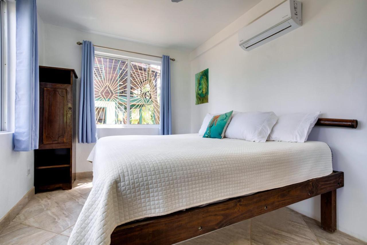Driftwood Gardens Guesthouse Placencia 외부 사진